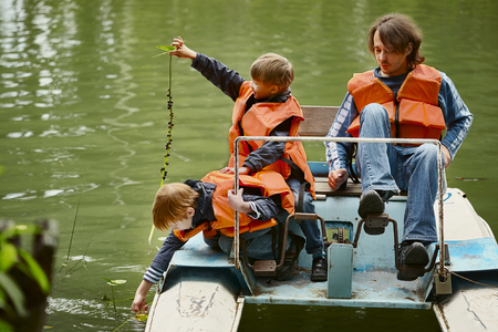 アウトドア・キャンプを兼ねた親子釣行での安全対策とスケジュール管理