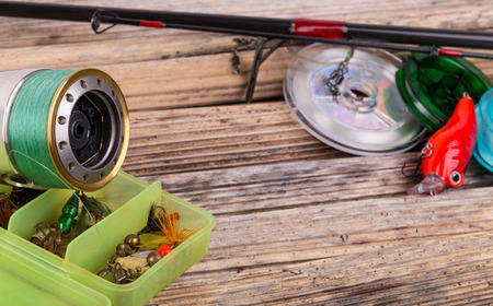 軽量コンパクト！持ち運びに便利な小型クーラーボックス活用法とおすすめモデル